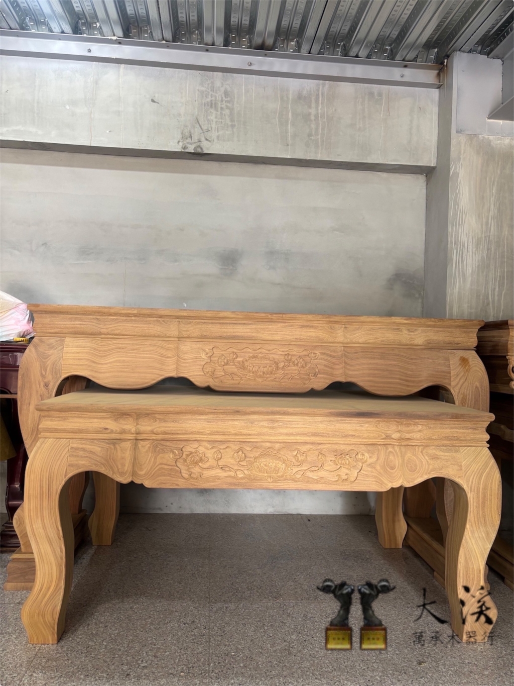 柚木蓮花雕刻大腳款-宮廟拜桌